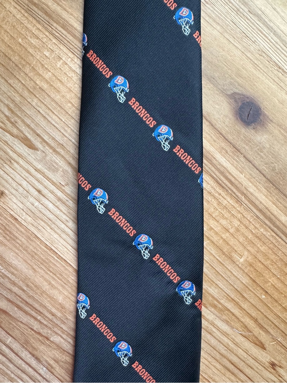 NFL Denver Bronco Tie - Picture 3 of 4